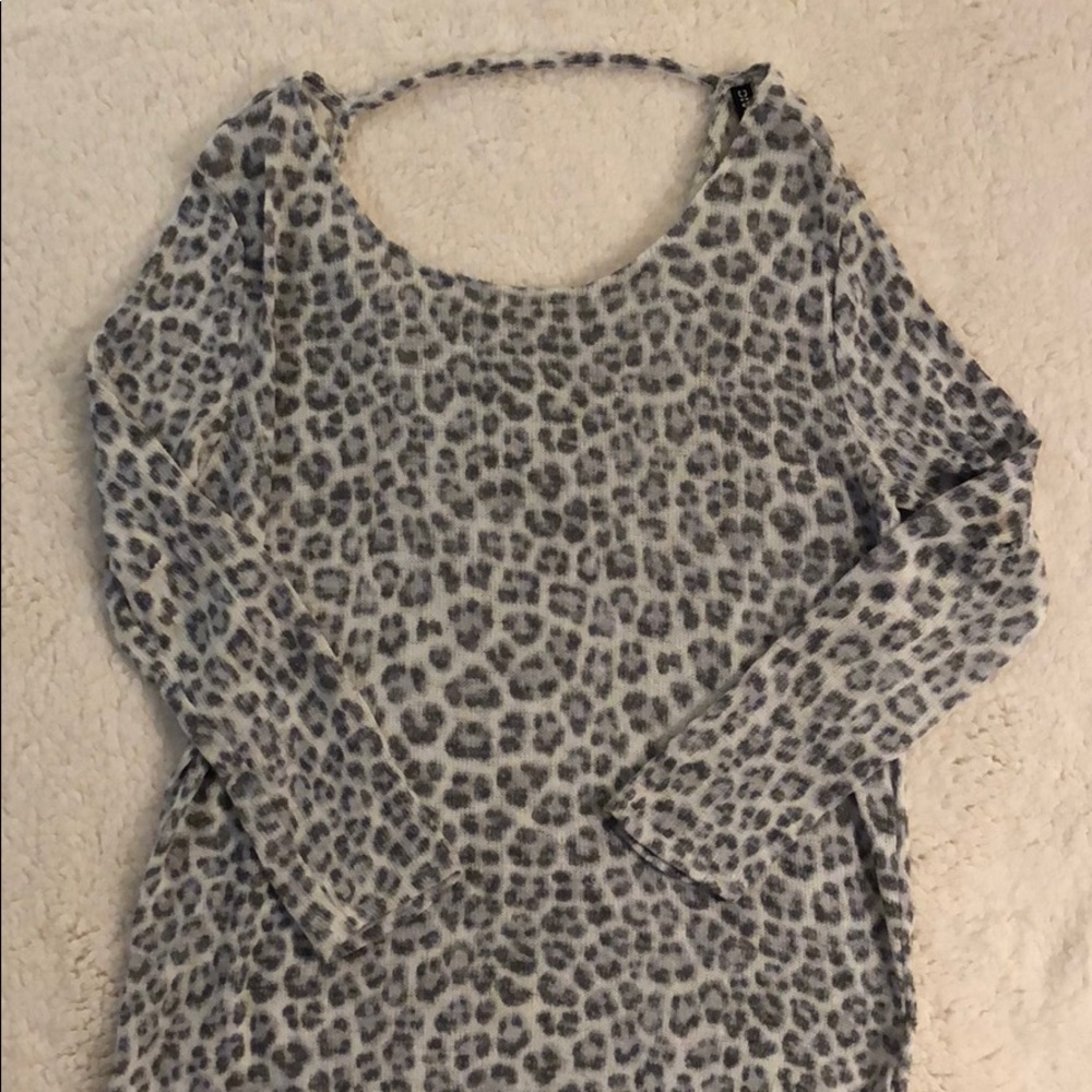 H&M size M grey & white leopard tunic